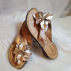 BORN US 7M Gold Leather Sandals Sz 7M